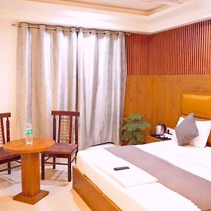 Hotel Air City Near Delhi Aiport